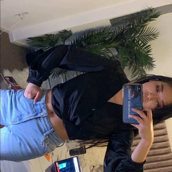 Black silky top - Picture 3 of 3